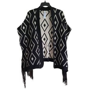 💞3 for $20💞 Forever 21 Black Cream Poncho Size M